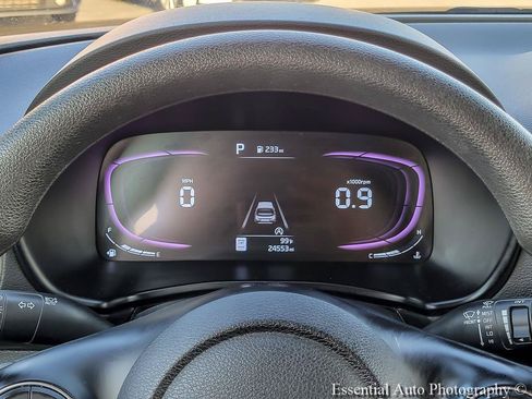 Used 2025 Kia Soul LX w/ LX Technology Package FWD image 17