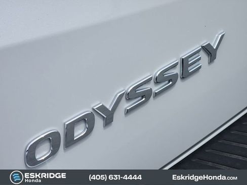 New 2026 Honda Odyssey Touring image 7