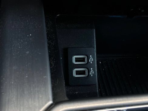 Used 2019 Ford F150 Platinum w/ Equipment Group 701A Luxury AWD/4WD image 41