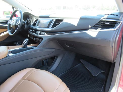 Used 2018 Buick Enclave Premium FWD image 9