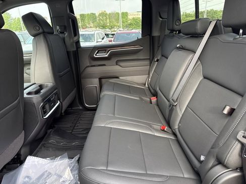 New 2026 GMC Sierra 1500 SLT w/ SLT Premium Plus Package AWD/4WD image 6