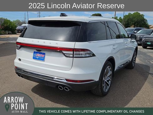 Used 2025 Lincoln Aviator Reserve w/ Luxury Package AWD/4WD image 11