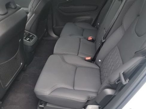 Certified 2025 Volvo XC90 B6 Plus AWD/4WD image 32