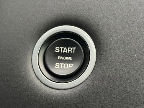 Used 2020 Land Rover Discovery Sport S image 18