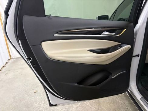 Used 2020 Buick Enclave Essence w/ Sound and Sites Package FWD image 28