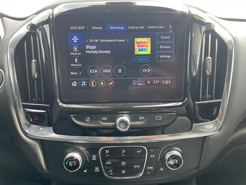 Used 2023 Chevrolet Traverse RS AWD/4WD image 19