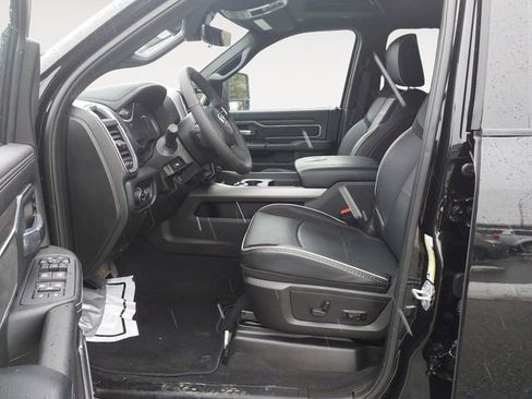 Used 2025 RAM 3500 Laramie AWD/4WD image 5