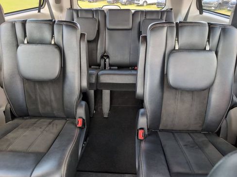 Used 2020 Dodge Grand Caravan SXT FWD image 26