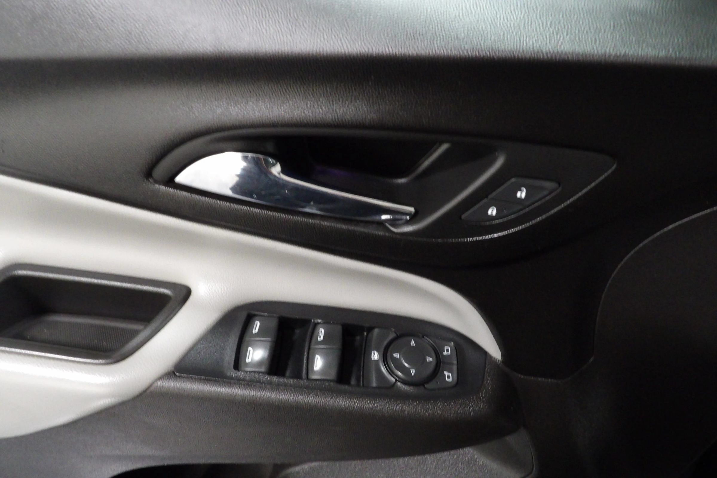 Used 2019 Chevrolet Equinox LS w/ LS Convenience Package FWD image 7