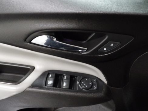Used 2019 Chevrolet Equinox LS w/ LS Convenience Package FWD image 7