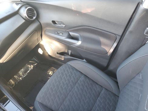 Certified 2023 Nissan Kicks SV image 11