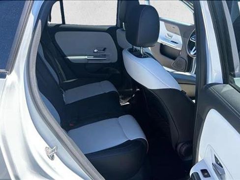 Used 2022 Mercedes-Benz GLA 250 4MATIC image 14