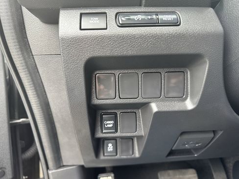 Used 2022 Nissan Frontier SV image 18