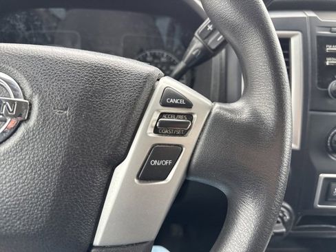 Used 2017 Nissan Titan S image 21