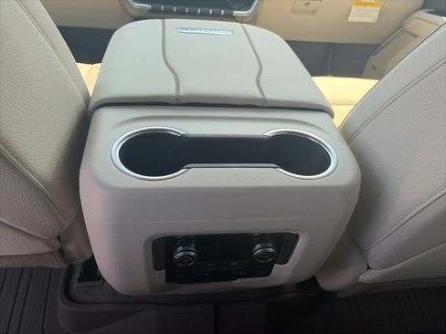 New 2026 GMC Yukon Denali w/ Advanced Technology Package AWD/4WD image 13