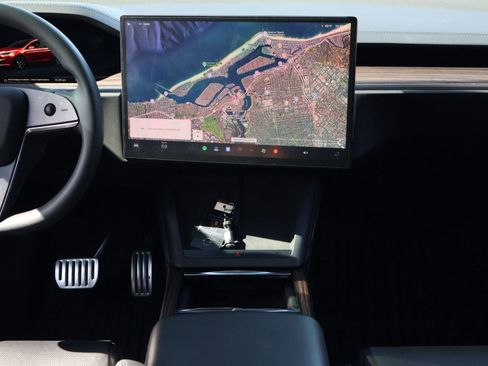 Used 2023 Tesla Model X image 16