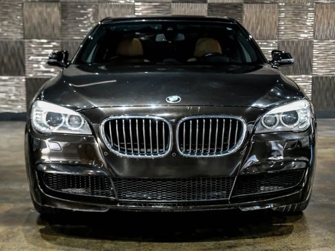 Used 2014 BMW 750i RWD image 6