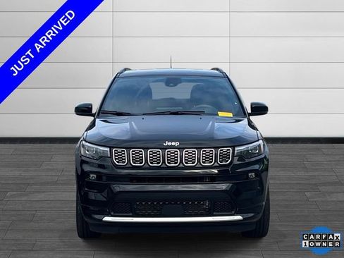 Used 2024 Jeep Grand Cherokee Altitude AWD/4WD image 8