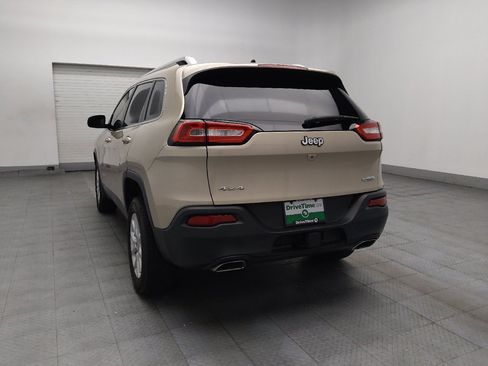 Used 2015 Jeep Cherokee Latitude w/ Cold Weather Group AWD/4WD image 5