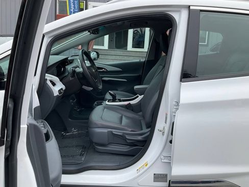 Used 2017 Chevrolet Bolt Premier FWD image 13