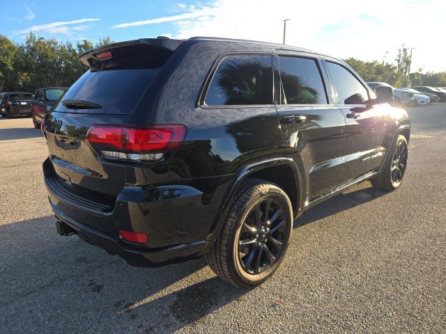Used 2020 Jeep Grand Cherokee Altitude AWD/4WD image 5