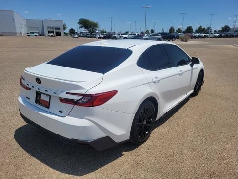Used 2025 Toyota Camry SE w/ Convenience Package FWD image 6
