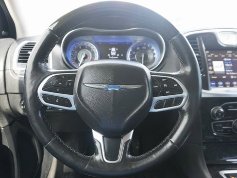 Used 2020 Chrysler 300 Limited image 10