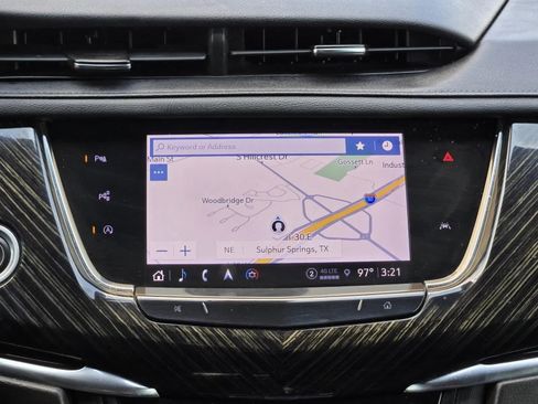 Used 2022 Cadillac XT6 Premium Luxury w/ Technology Package image 12