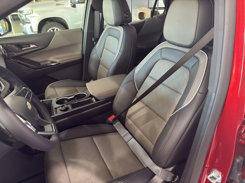 New 2026 Chevrolet Equinox LT w/ Convenience Package II image 11