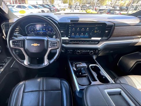 Used 2022 Chevrolet Silverado 1500 High Country w/ Technology Package image 19