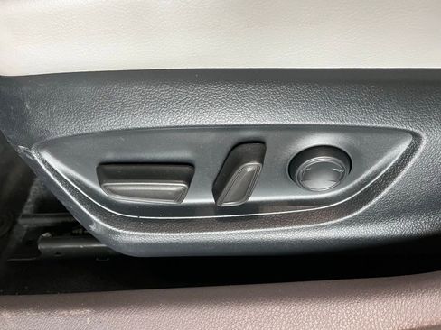 Used 2023 Toyota Camry XLE image 18