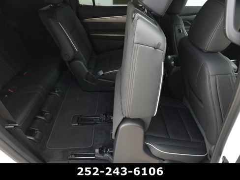 Used 2025 Buick Enclave Sport Touring w/ Super Cruise Package FWD image 39