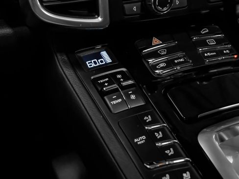 Used 2016 Porsche Cayenne AWD/4WD image 20
