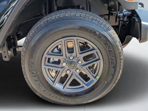 New 2026 Jeep Gladiator Sport image 9