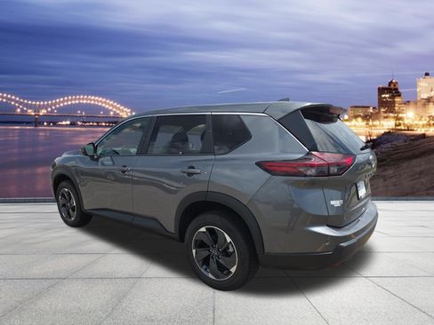 Used 2025 Nissan Rogue SV AWD/4WD image 3