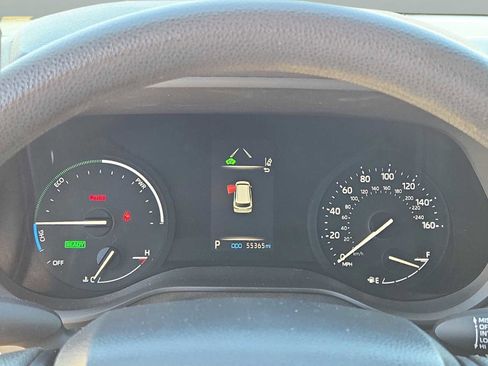 Used 2024 Toyota Sienna LE image 25