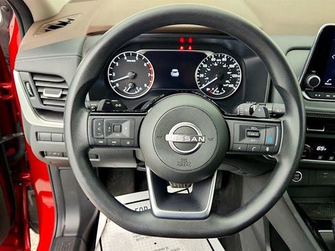 Used 2023 Nissan Rogue SV AWD/4WD image 14