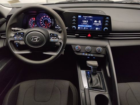 Used 2022 Hyundai Elantra SE w/ Cargo Package image 22