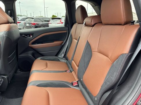 Used 2025 Subaru Forester Touring AWD/4WD image 19