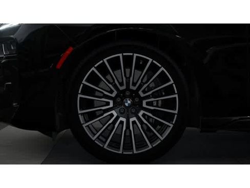 New 2026 BMW 760i xDrive image 7