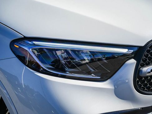 Used 2024 Mercedes-Benz GLC 300 GLC 300 image 2