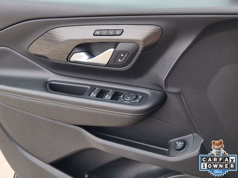 Used 2023 GMC Terrain SLT image 29