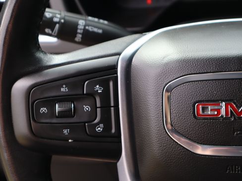 Used 2022 GMC Yukon SLT w/ SLT Premium Package image 24