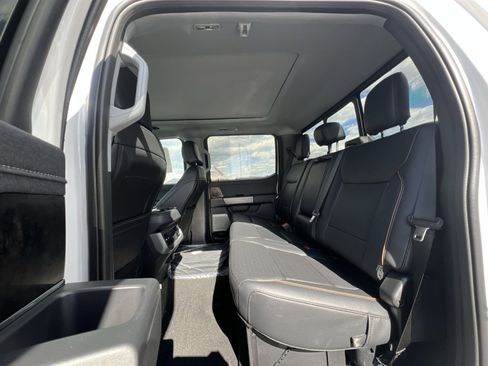 New 2025 Ford F250 Lariat w/ Lariat Ultimate Package image 24