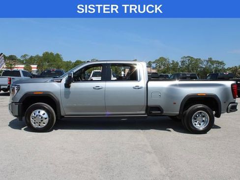Used 2024 GMC Sierra 3500 Denali w/ Denali Reserve Package image 7