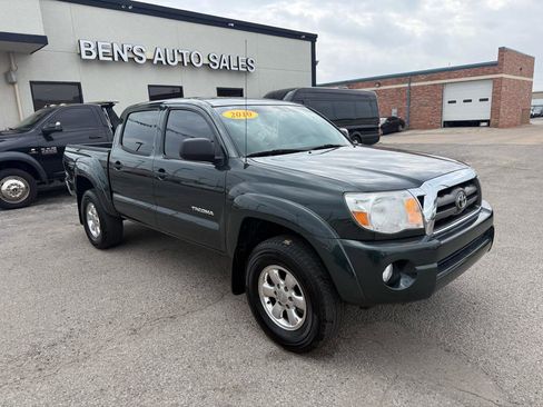 Used 2010 Toyota Tacoma PreRunner image 4
