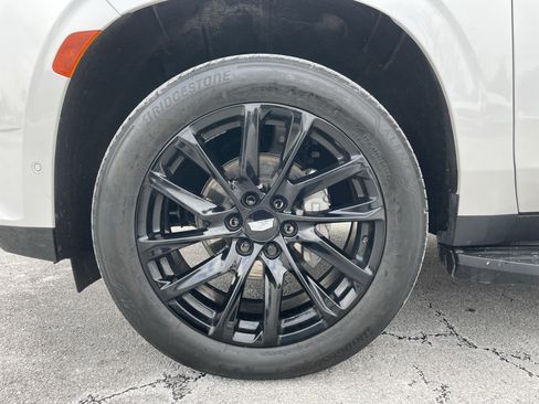 Used 2024 Cadillac Escalade Sport w/ LPO, ONYX Package image 9