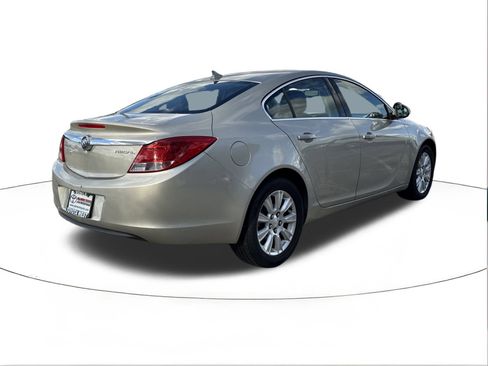 Used 2013 Buick Regal Leather image 3