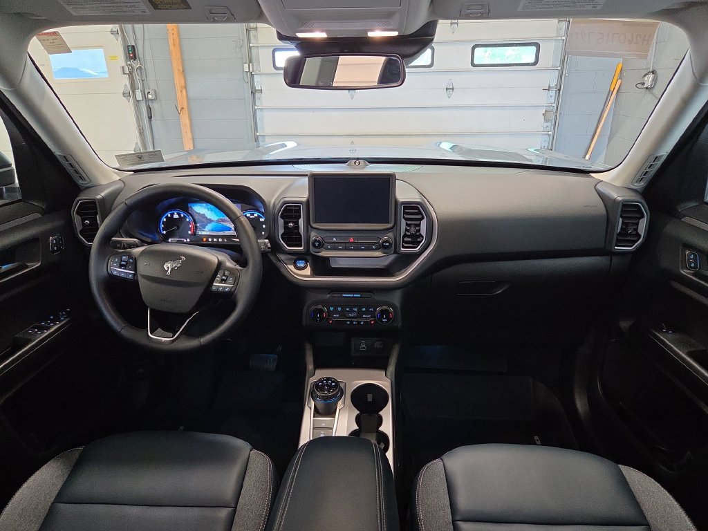 Used 2024 Ford Bronco Sport Outer Banks w/ Tech Package AWD/4WD image 13