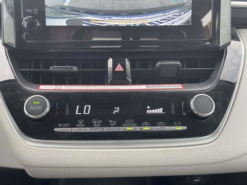 Used 2025 Toyota Corolla LE w/ Convenience Package FWD image 39